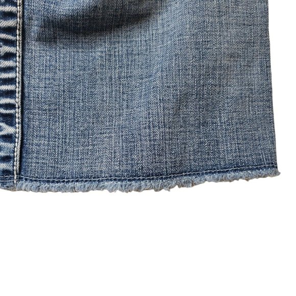 BKE Stella Distressed Long Shorts Capris Distressed Frey hem - Picture 4 of 11